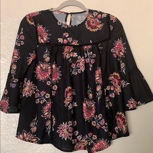 Floral top NWOT
